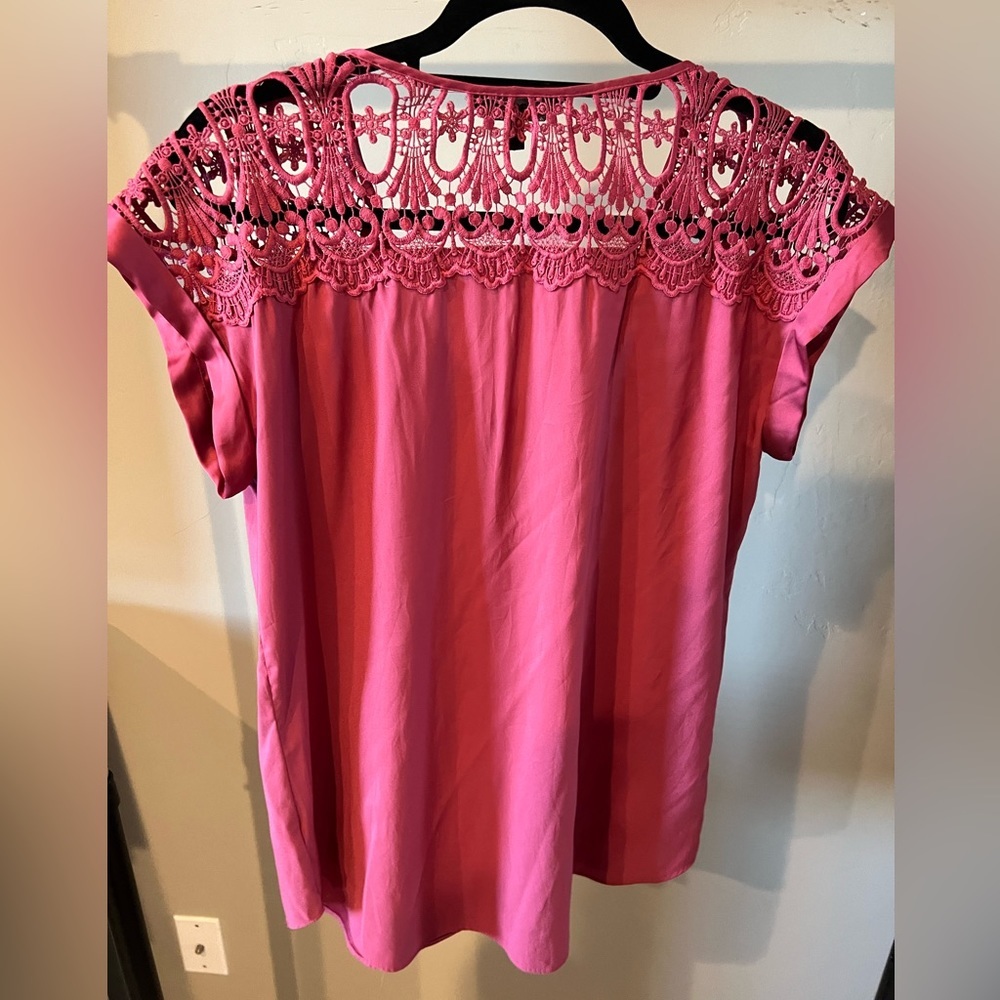 Women’s express top! - Picture 2 of 4